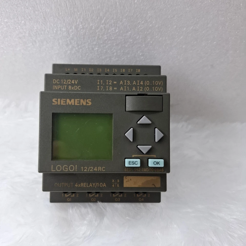 Siemens 6ED1052-1MD00-0BA6 12/24RC LOGO PLC 24VDC (minor cosmetic damaged)